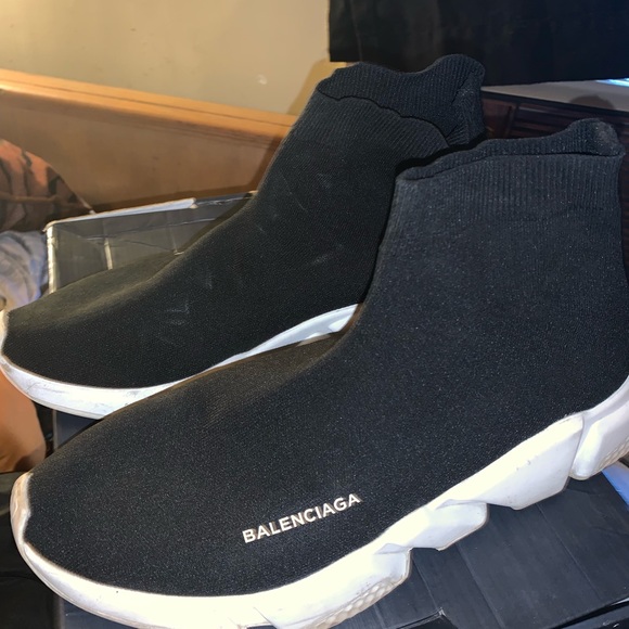 BALENCIAGAS - Picture 2 of 3